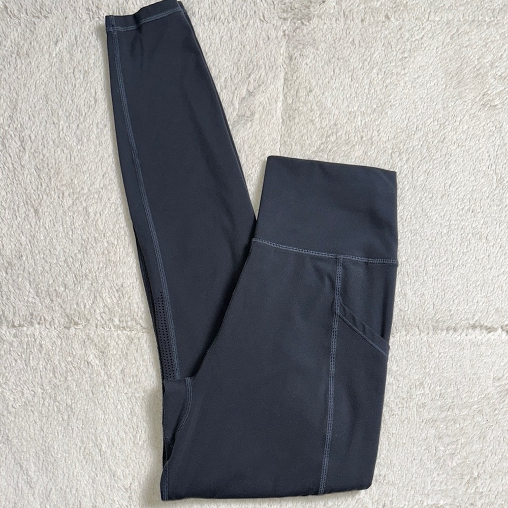 Alphalete Amplify Black Leggings with Side Pockets